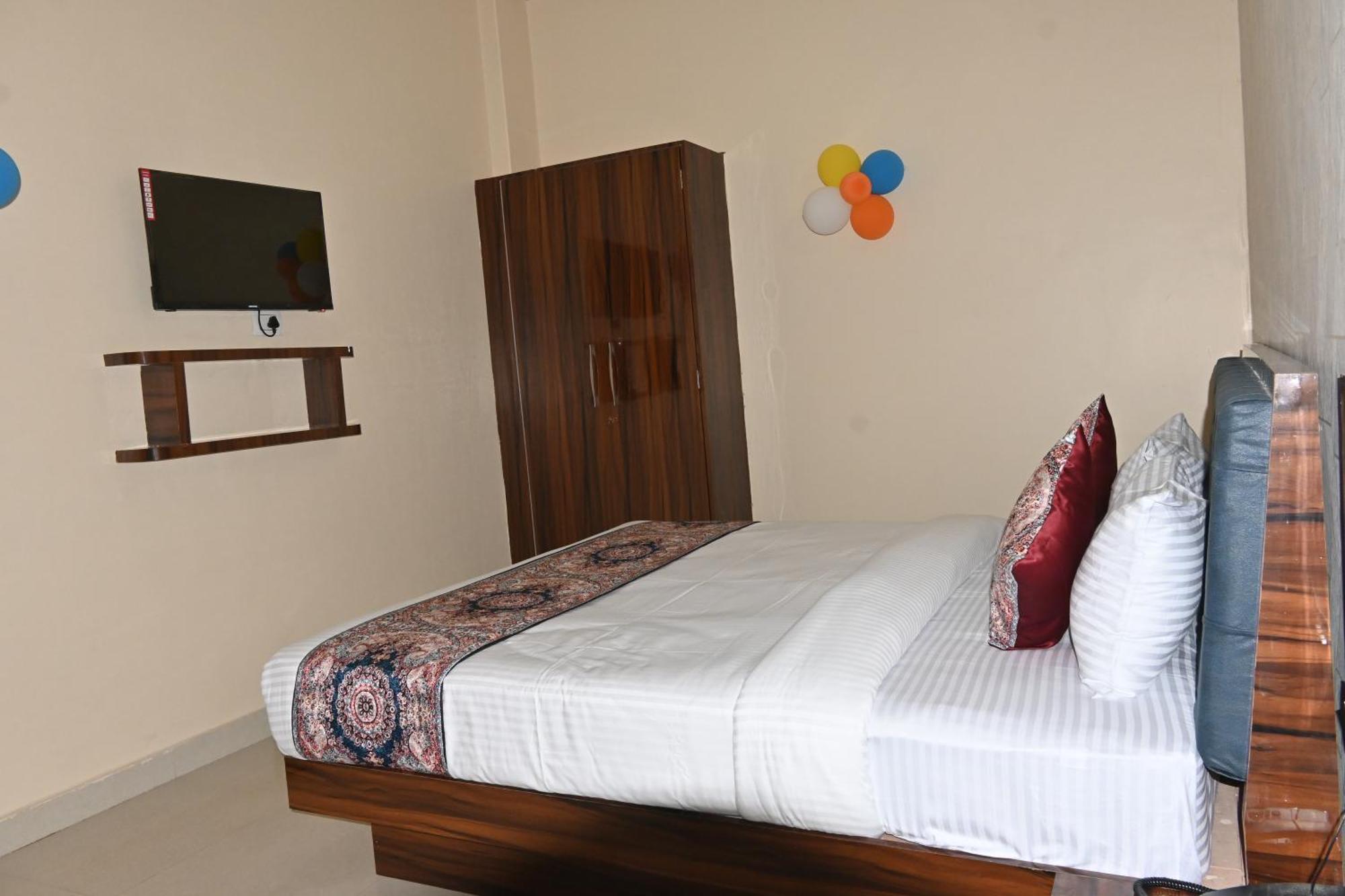 Gk Hotel And Restaurant Varanasi Eksteriør bilde