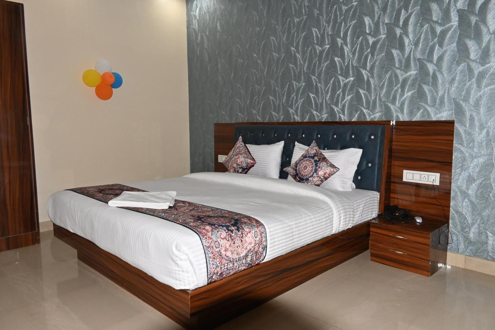 Gk Hotel And Restaurant Varanasi Eksteriør bilde